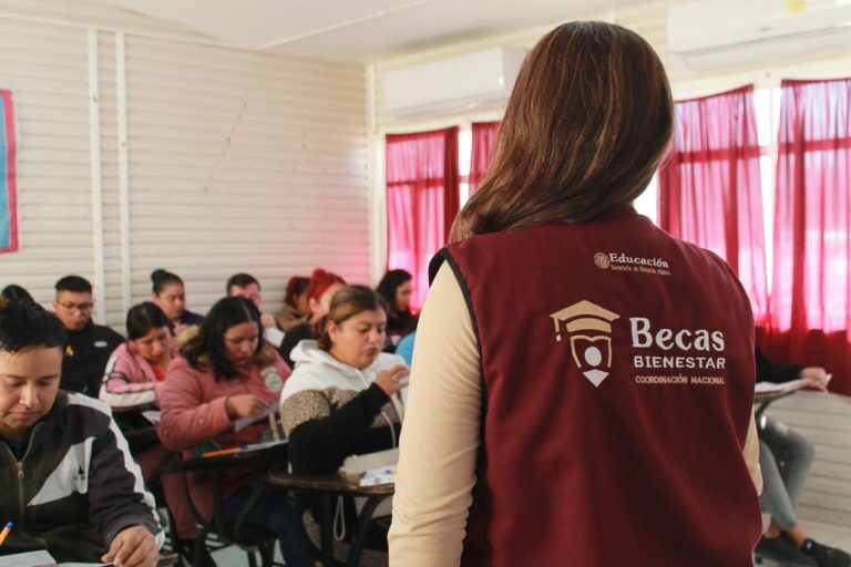 Entregará Gobierno Federal tarjetas de becas nivel primaria en Nuevo León.