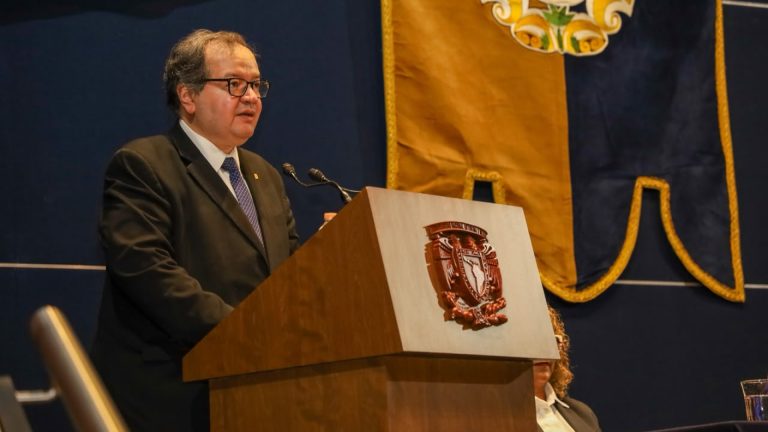 Presea «Bernardo Quintana» reconoce a estudiantes de bachillerato de la UNAM