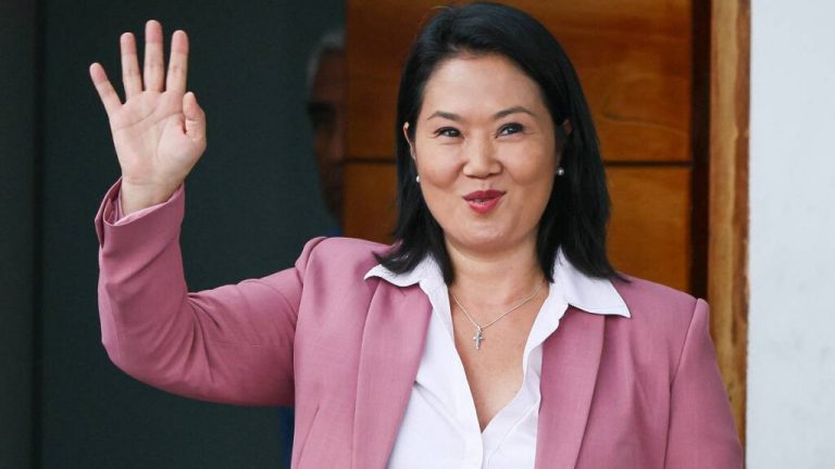 Keiko Fujimori es electa presidenta de Perú en ajustados comicios