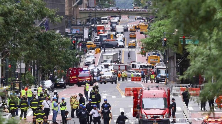 Evacúan edificios en Manhattan por daño estructural en rascacielos